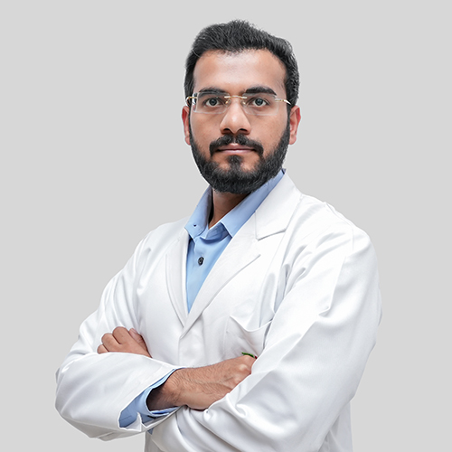 Dr. Chahat Saxena - Paediatrics Doctor in Noida, India